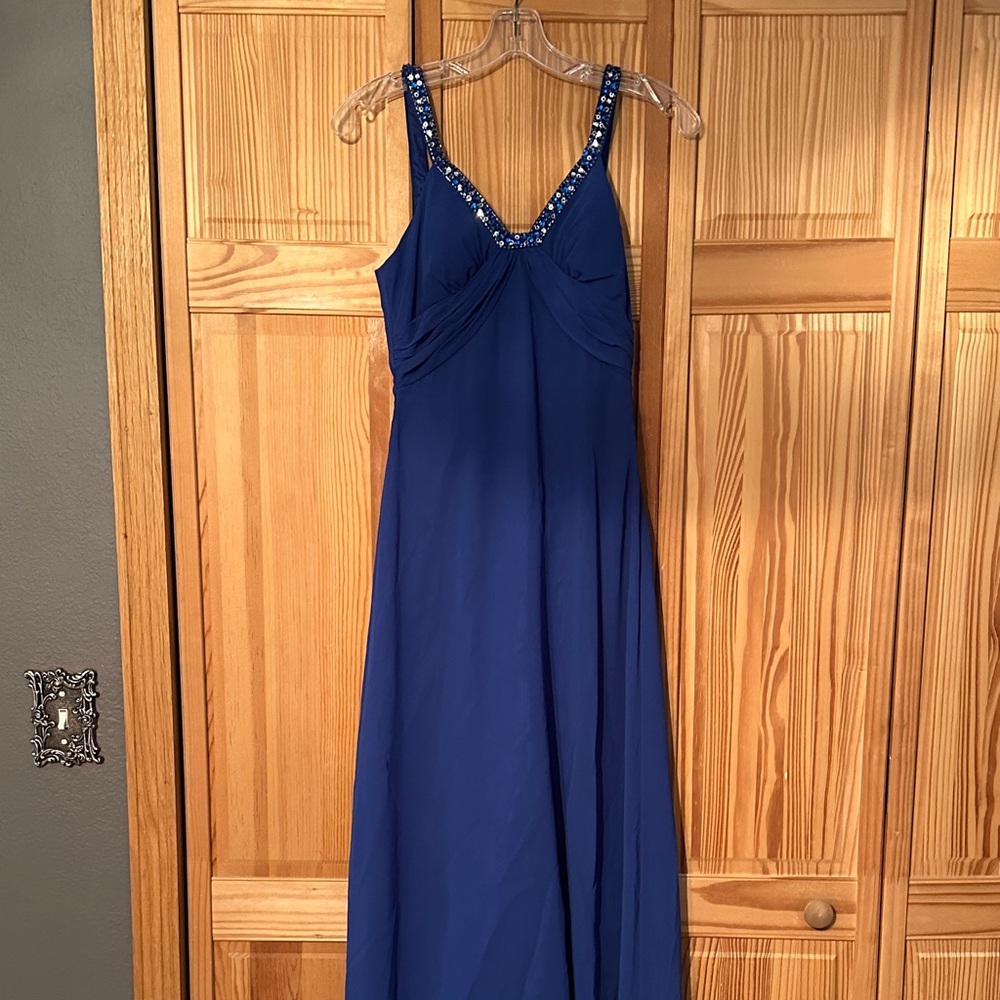 Elegant Blue Evening Gown